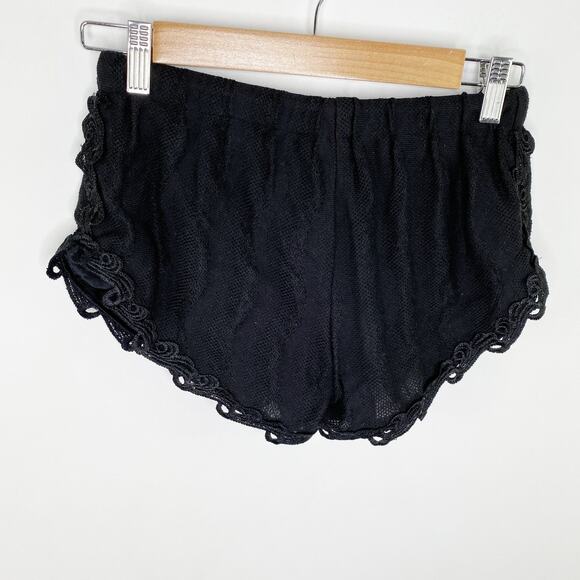 LF Native Rose Black Drawstring Waist Tassel Shorts Women's Size 8 NWT - Picture 2 of 7